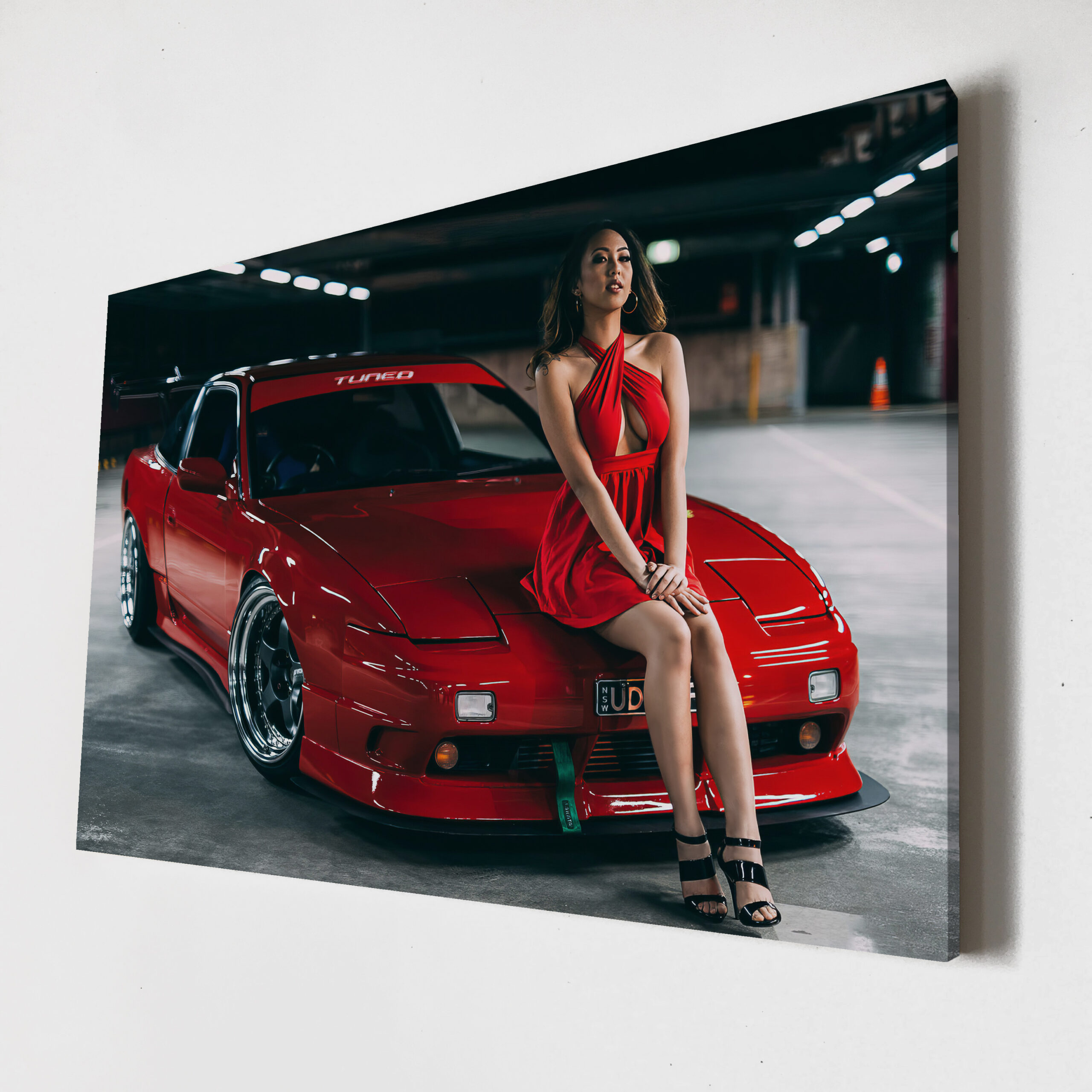 Девушка и красная тачка Постер Картина 50х70