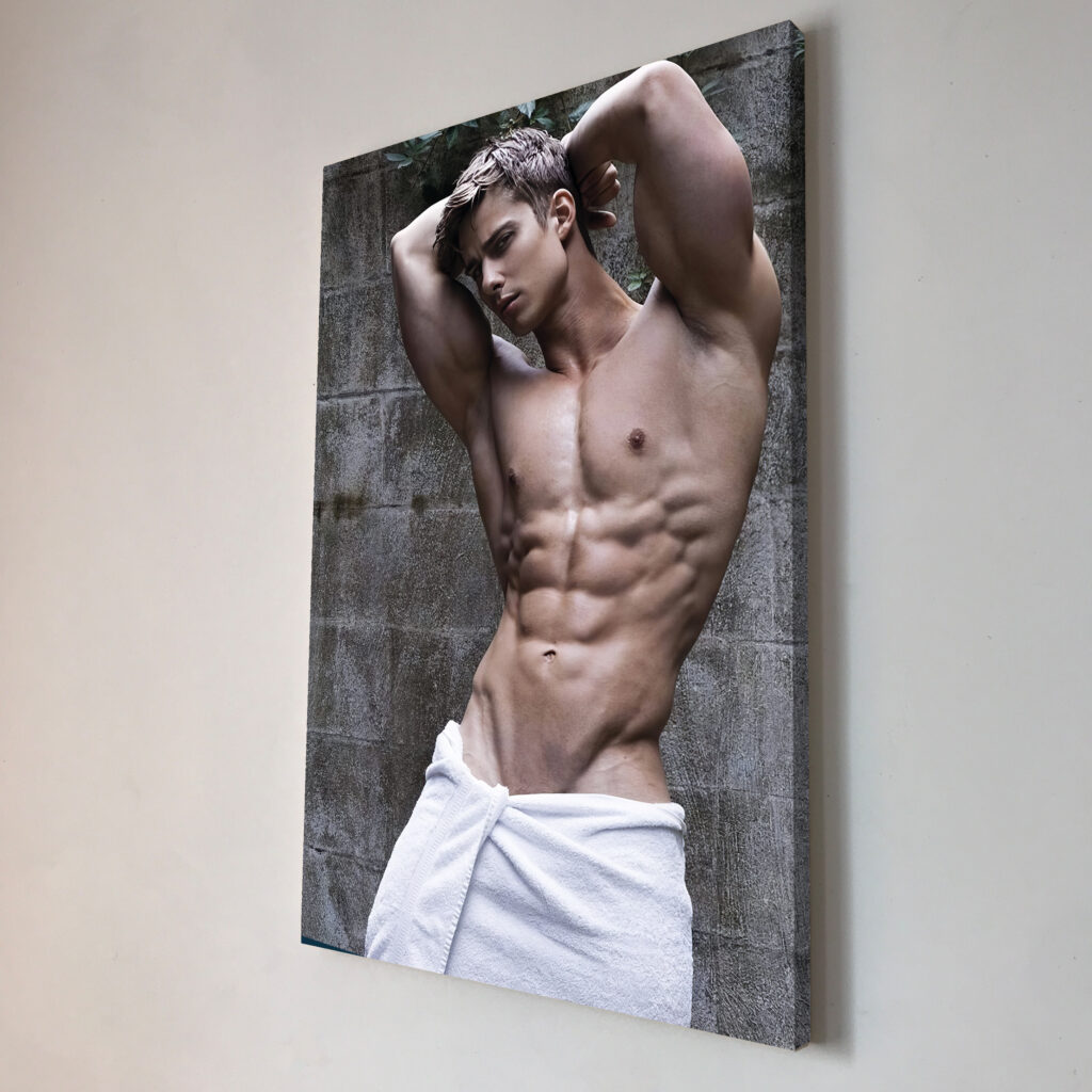 Парень с полотенцем Постер Картина 40х60